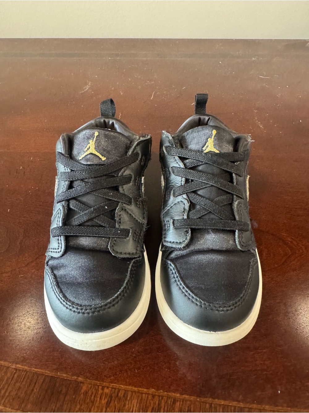 Air Jordan Retro OG Low 1 Alt SE For Boys Size 9C